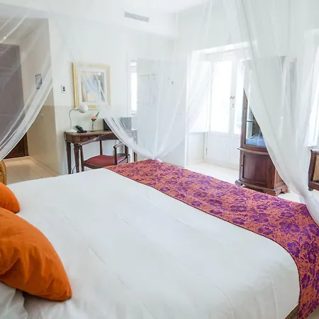 Hotel La Fuente De La Higuera 4*
