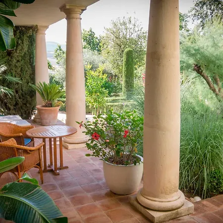 La Fuente De La Higuera Hotel 4*
