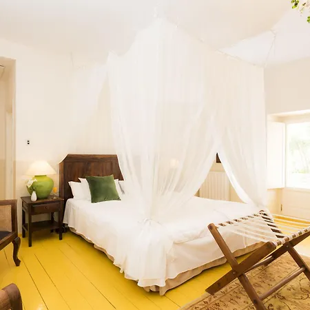 Hotel La Fuente De La Higuera 4*